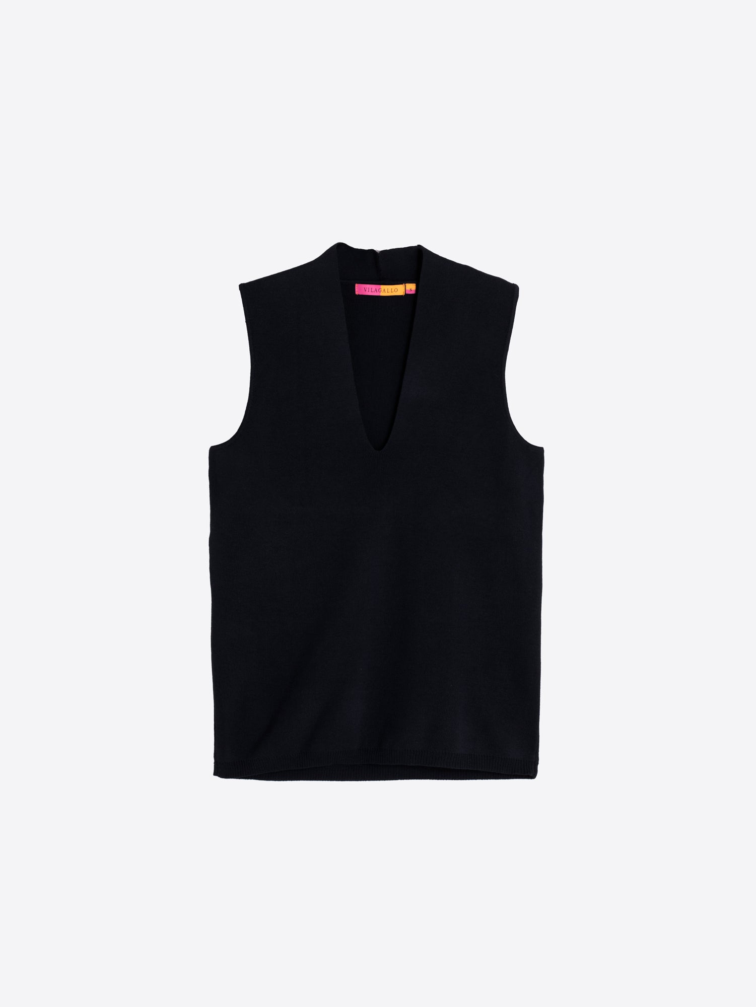 TOP NEGRO ESCOTE EN V