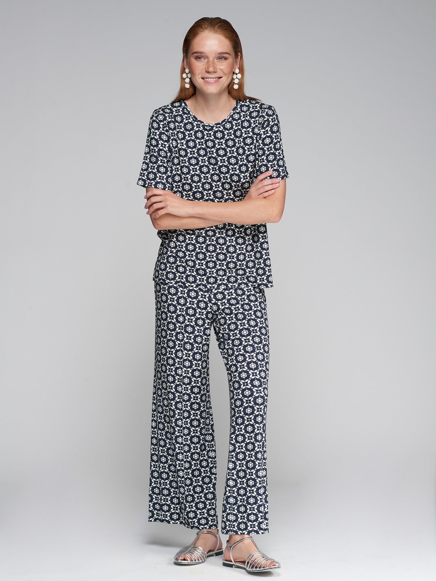 PANTALON BEATRIZ FLOR MARINO PUNTO