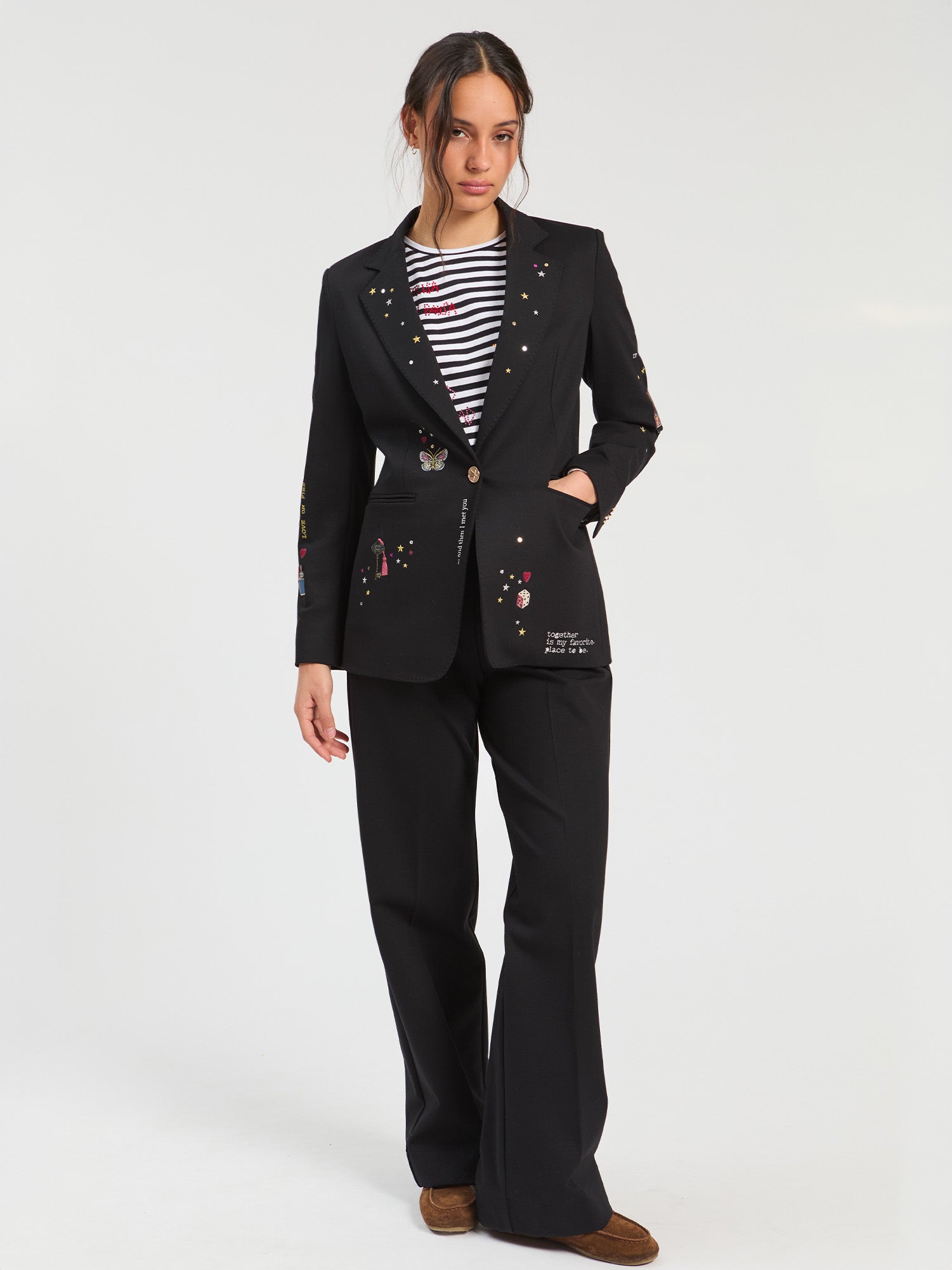 CHAQUETA NEGRO CUPIDO BORDADO