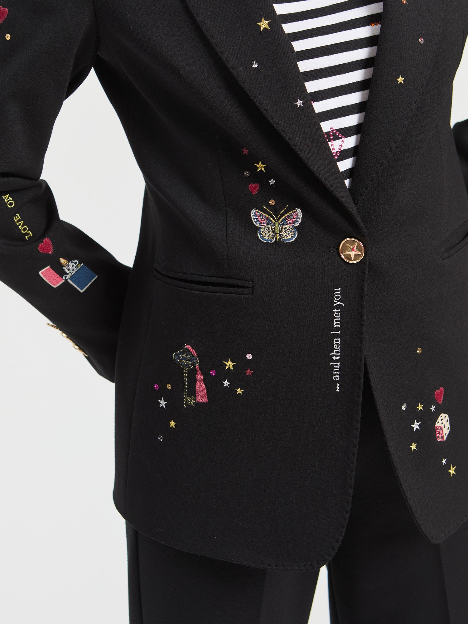 CHAQUETA NEGRO CUPIDO BORDADO