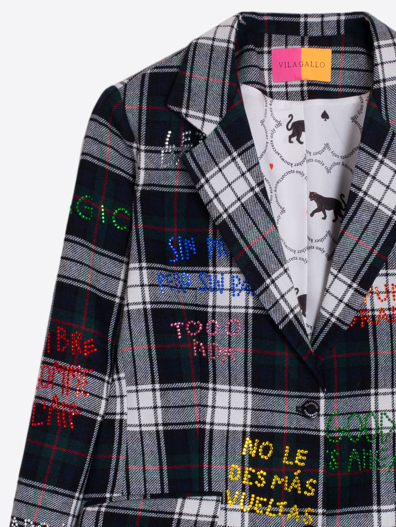 CHAQUETA CUADROS MENSAJES BORDADOS