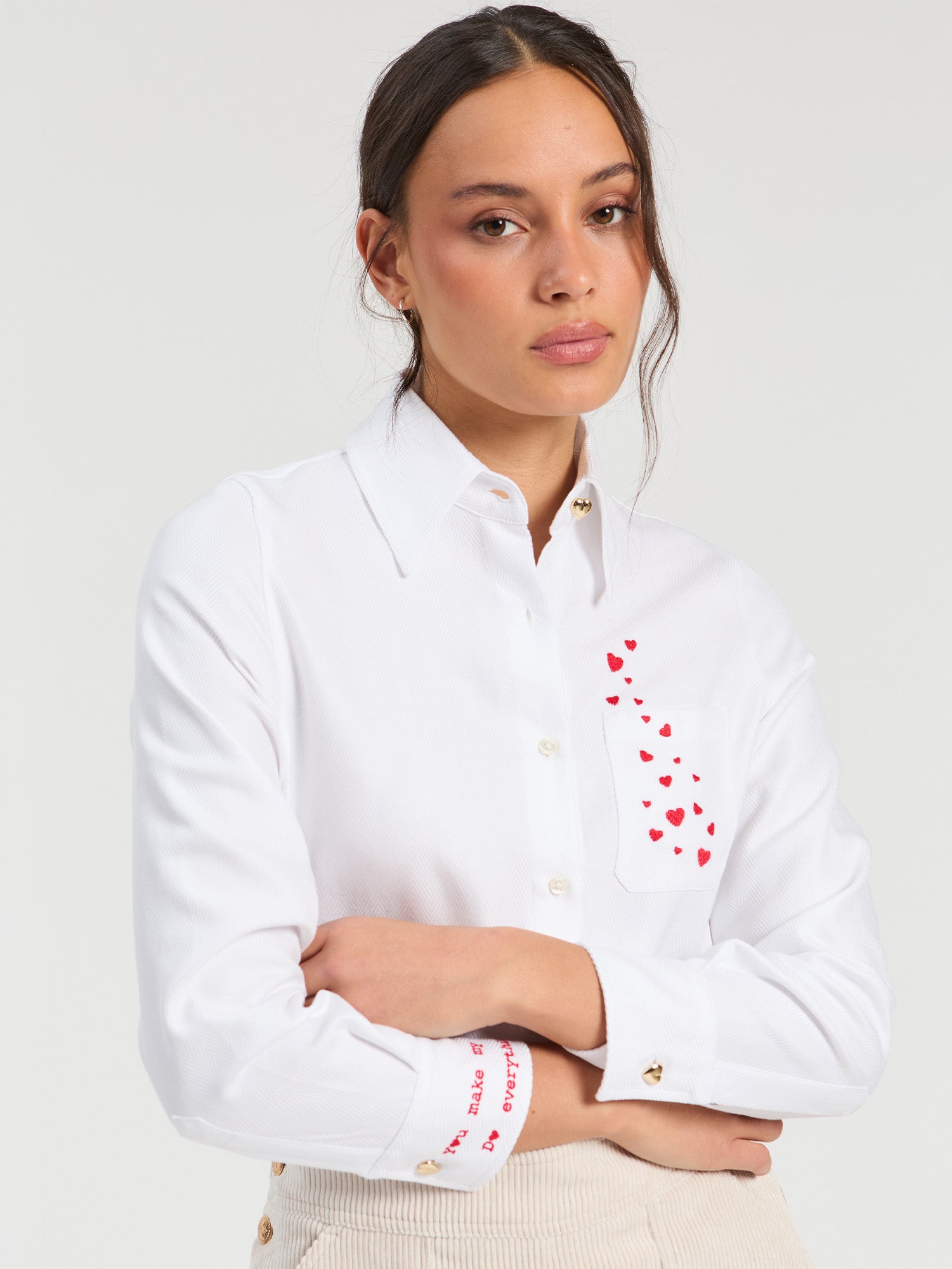 CAMISA ESPIGA BLANCA BORDADO CORAZON