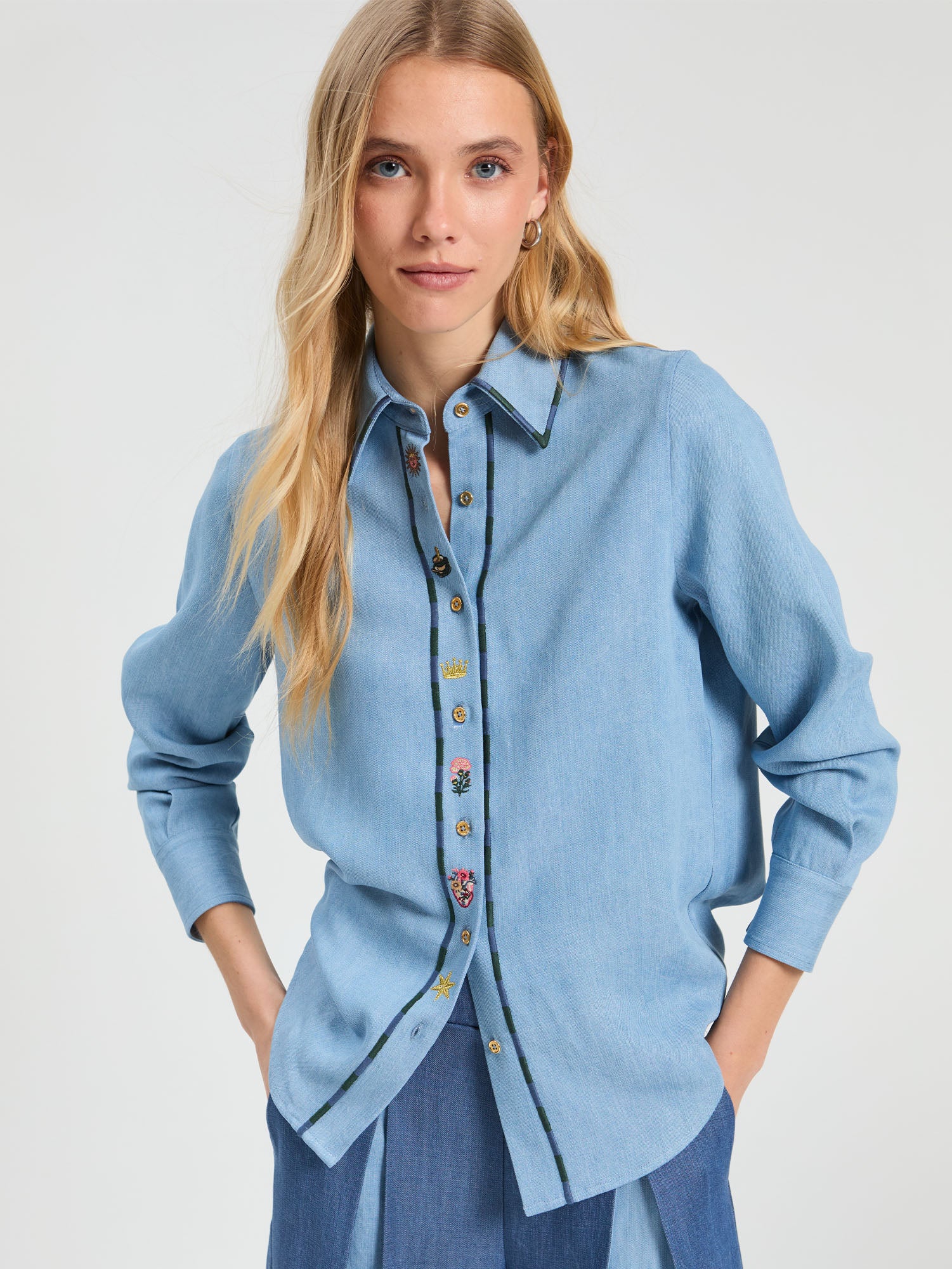 CAMISA DENIM AZUL BORDADO MADRID