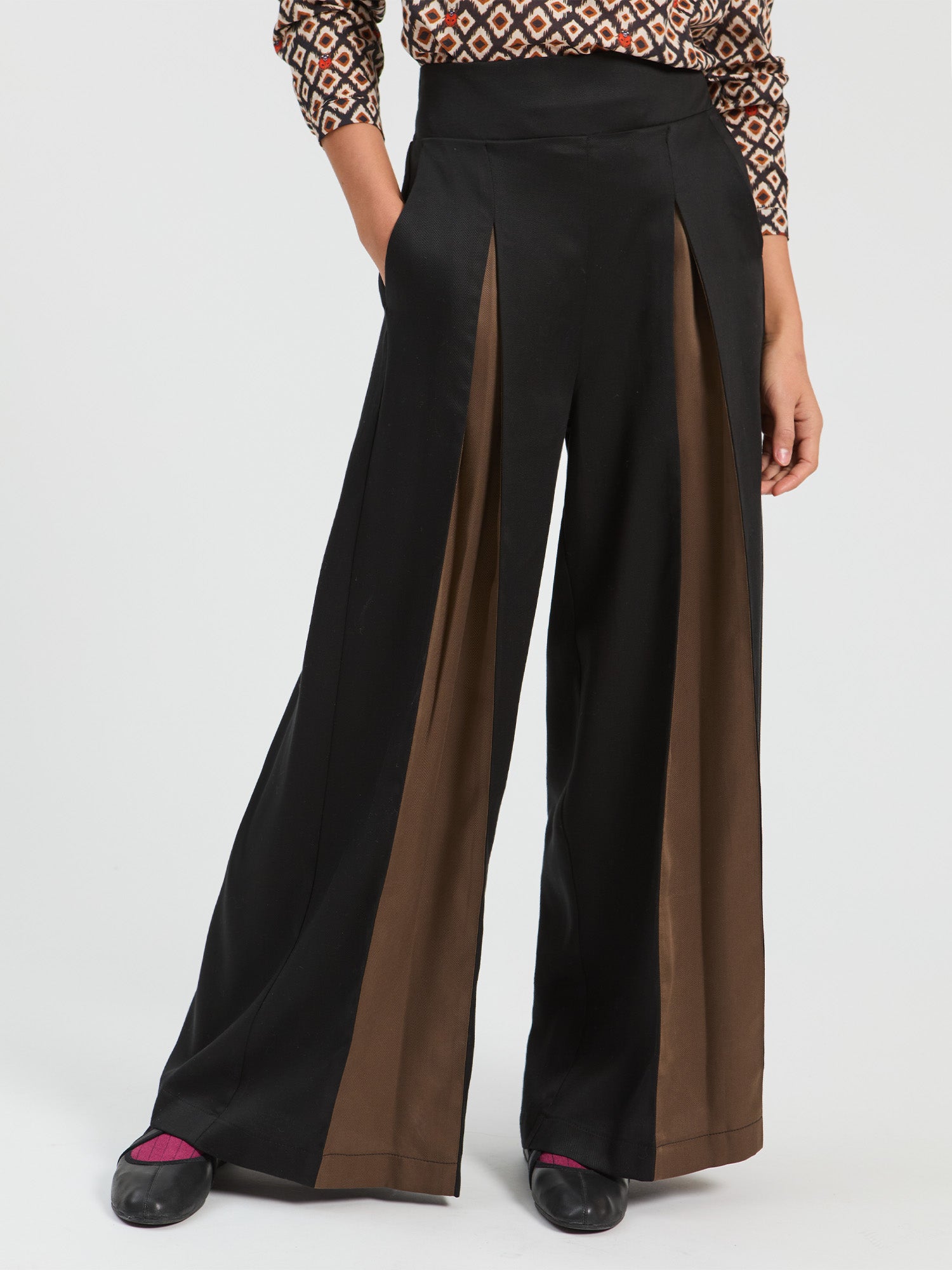 BLACK AND BROWN TWO-TONE TROUSERS
