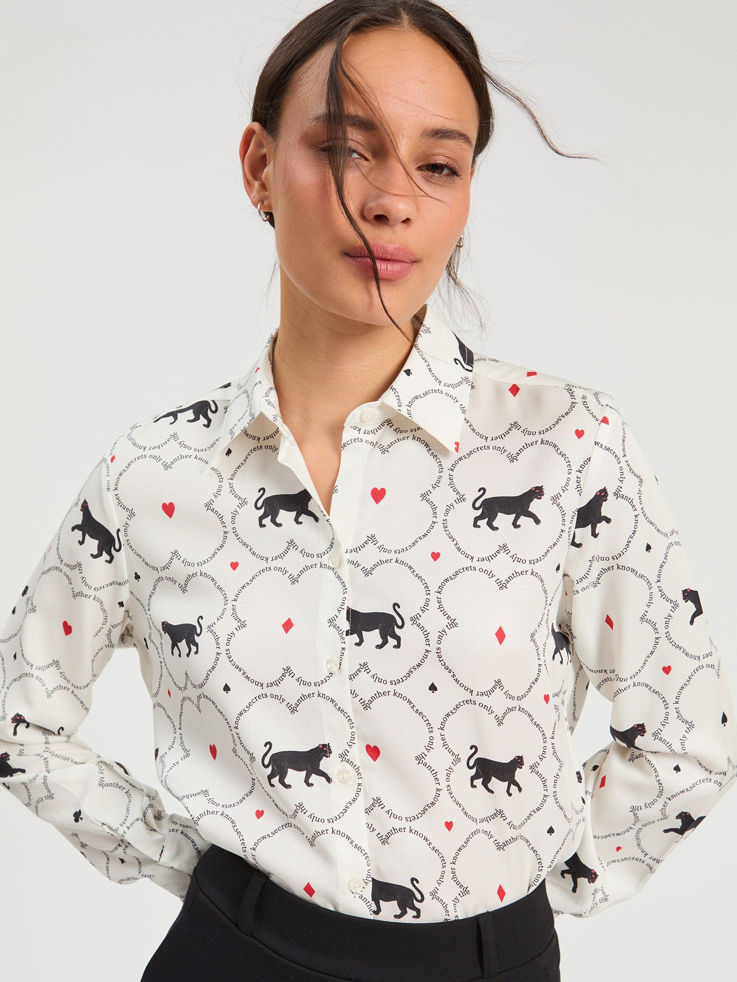 WHITE SHIRT WITH CAT PRINT