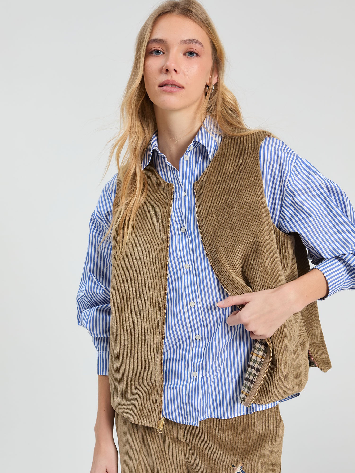 REVERSIBLE CORDUROY VEST CAMEL AND PLAID