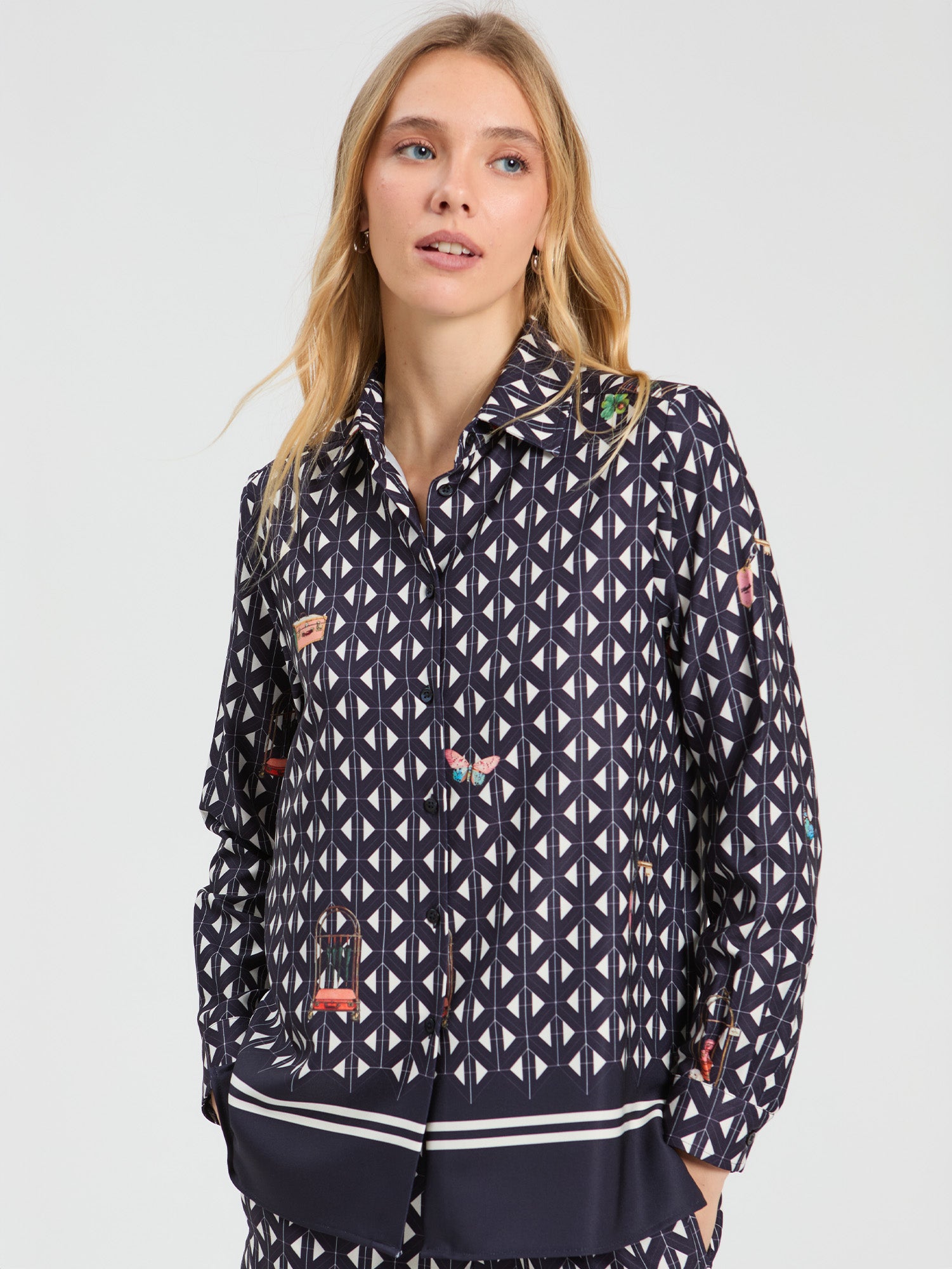 GEO NAVY HOTEL SHIRT
