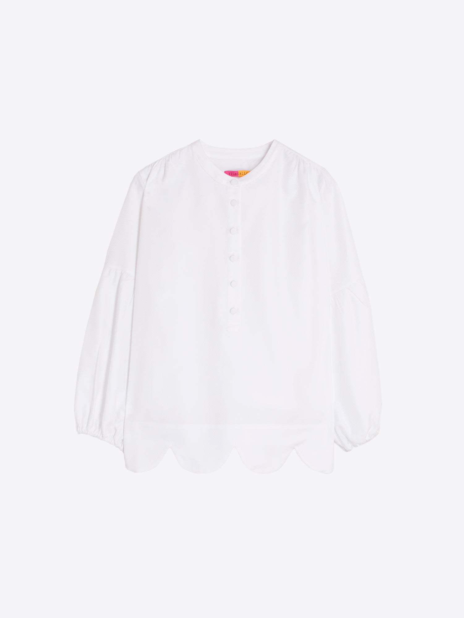 WHITE SHIRT UNDER WAVE