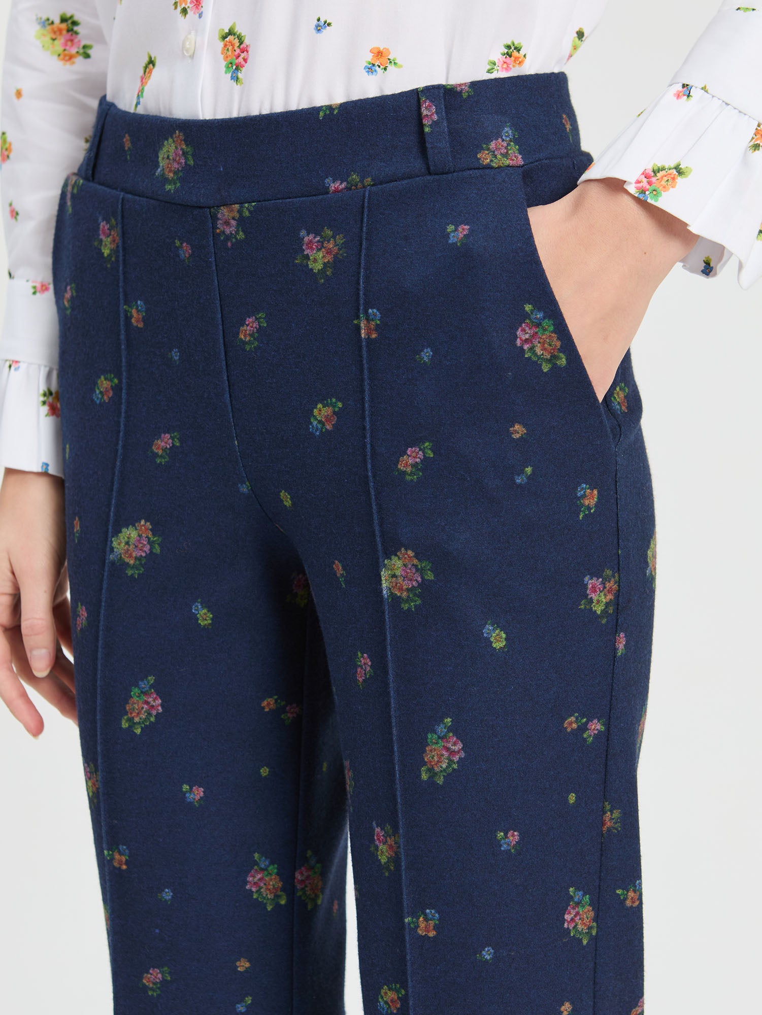 FLORAL NAVY TROUSERS