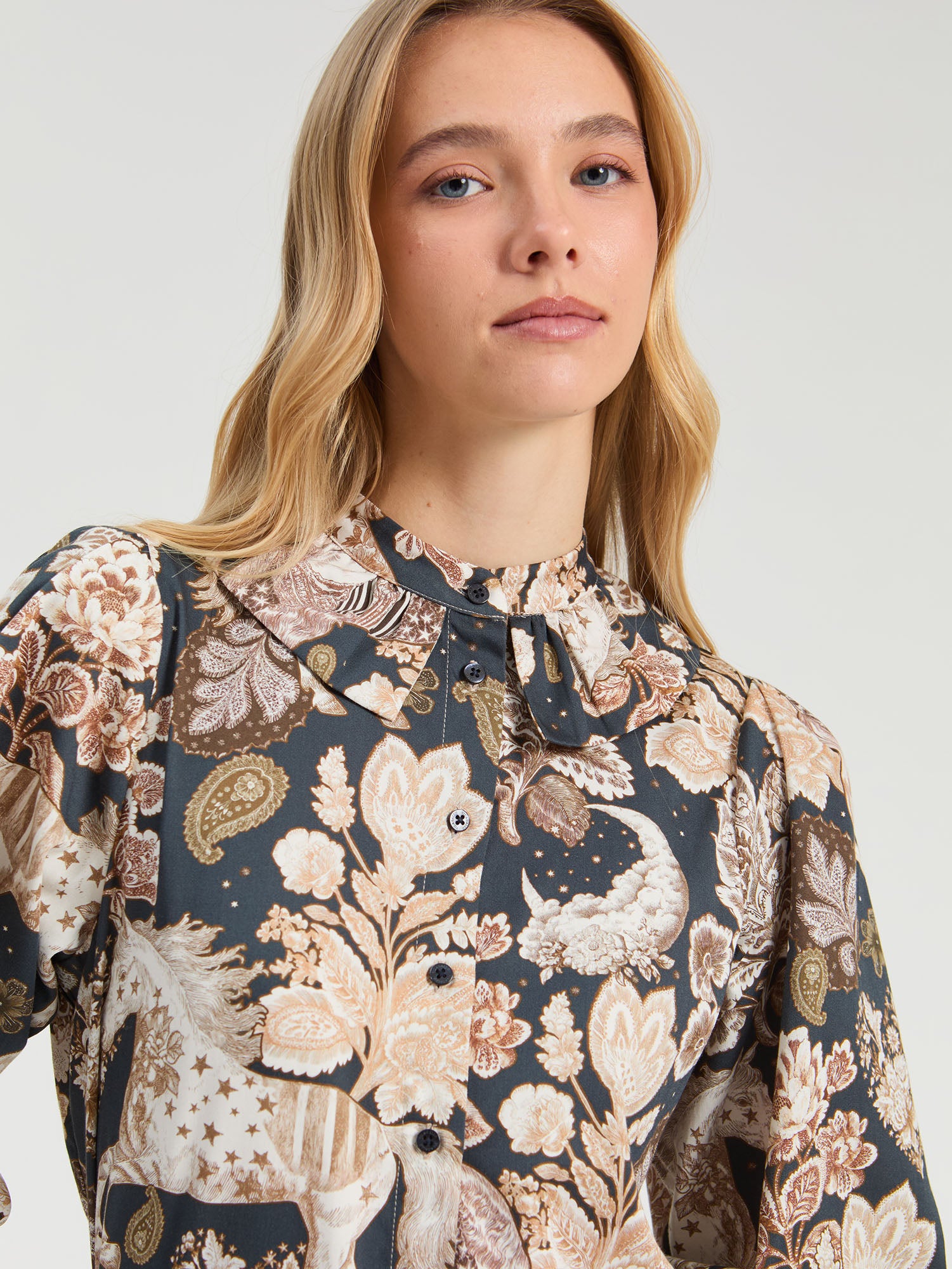 NAVY HORSE PRINT SHIRT