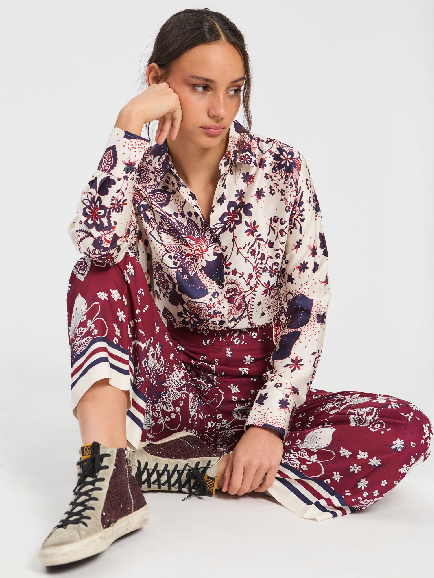 BURGUNDY STAR FLOWER TROUSERS