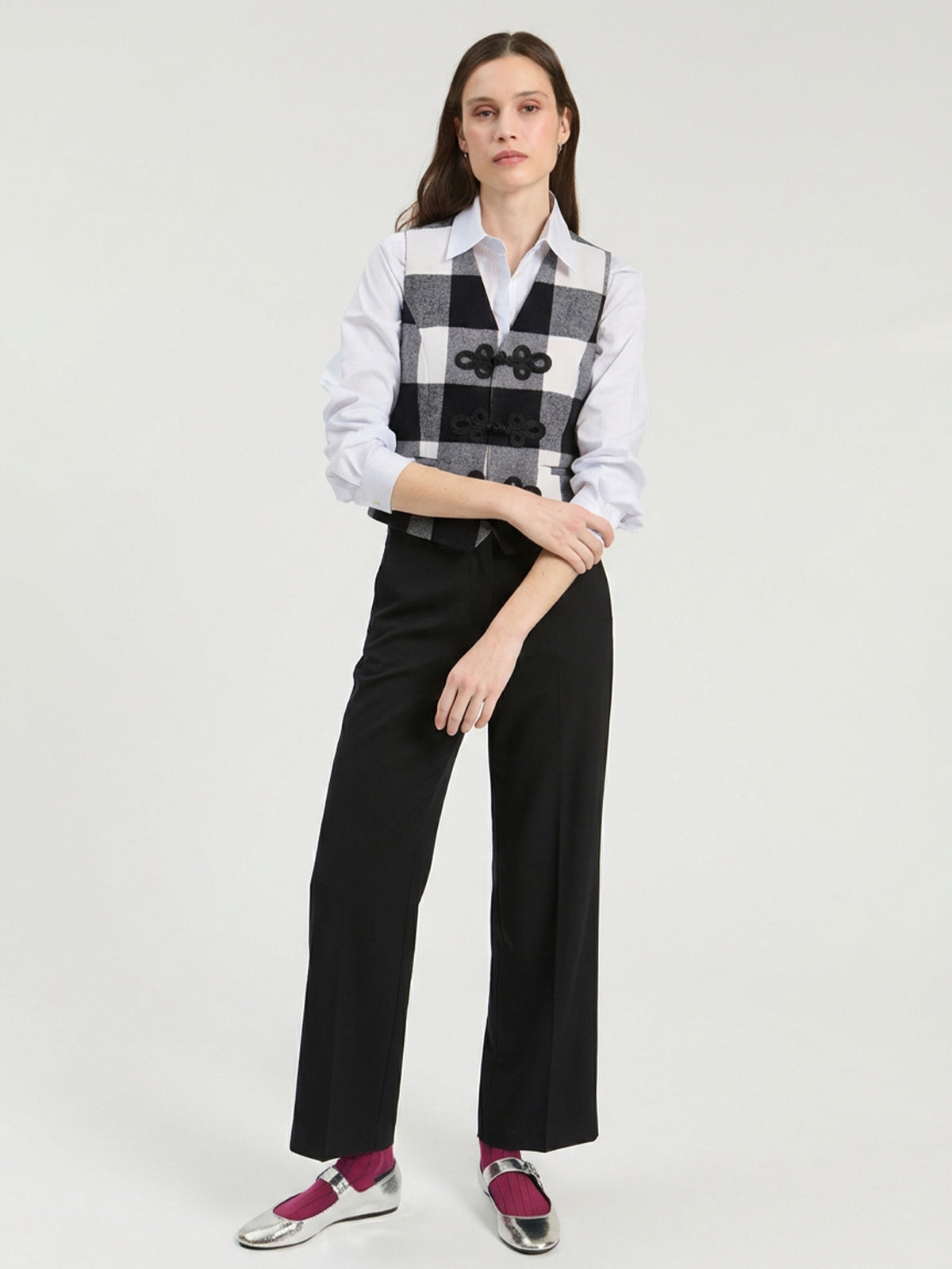 GINGHAM BLACK AND WHITE TOGGLE VEST