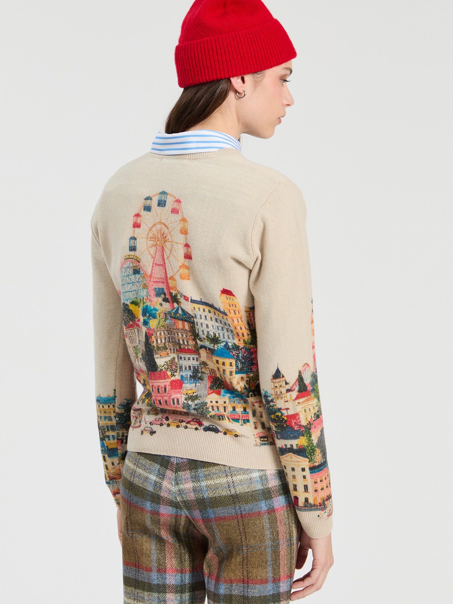 BEIGE CITY SWEATER