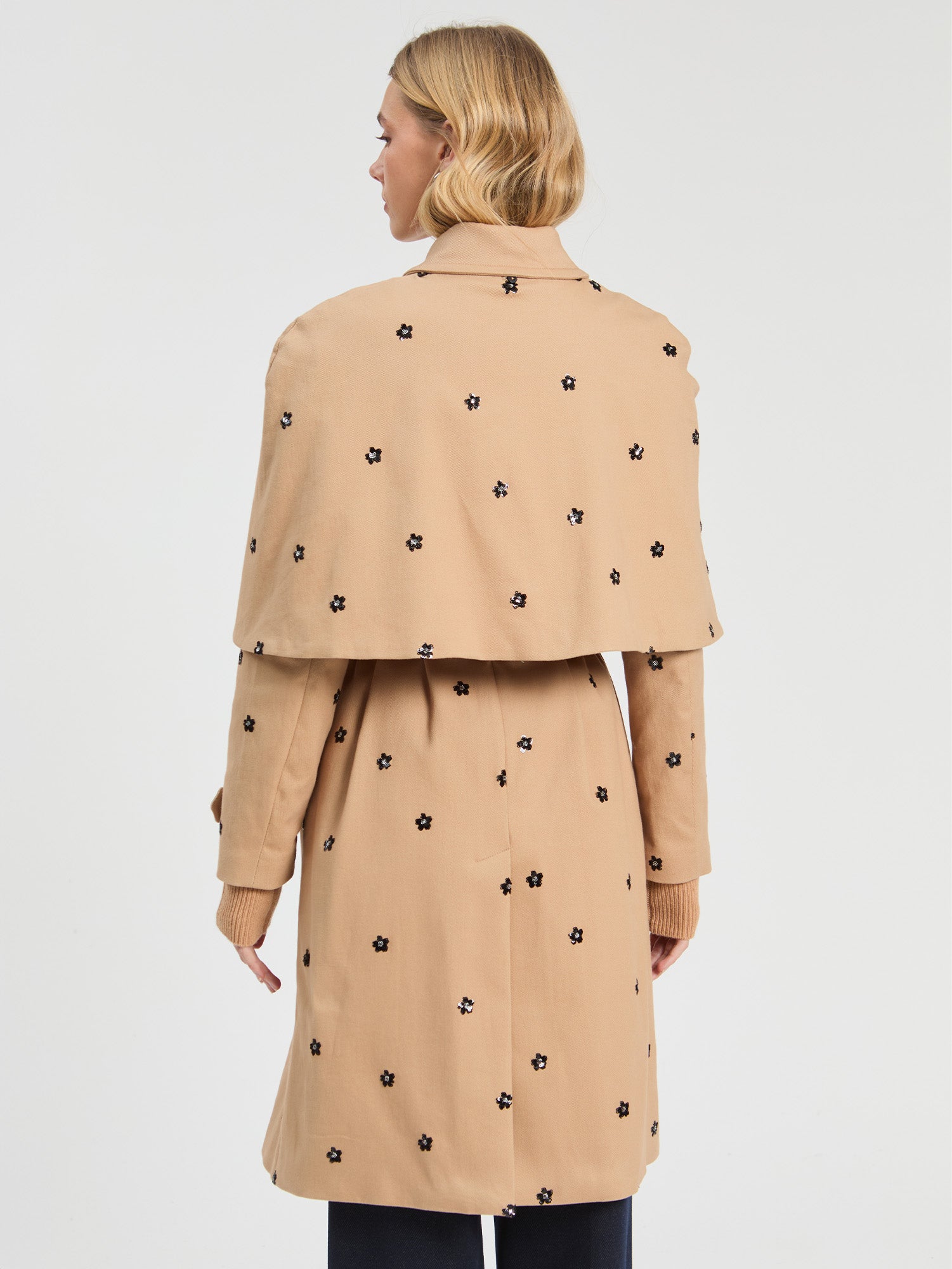 GABARDINA CAMEL BORDADO LENTEJUELA