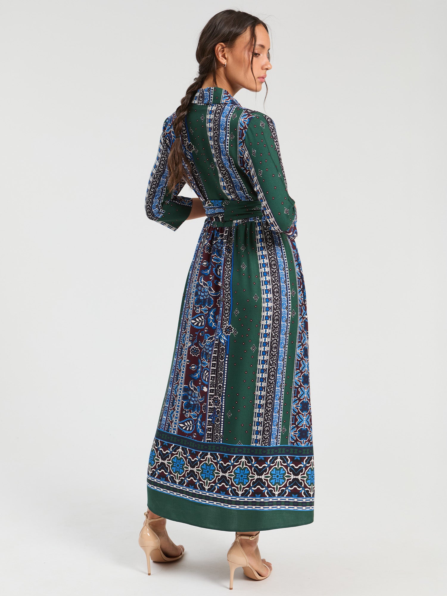 LONG DRESS WITH FRIEZES AND BLUE FLOWERS