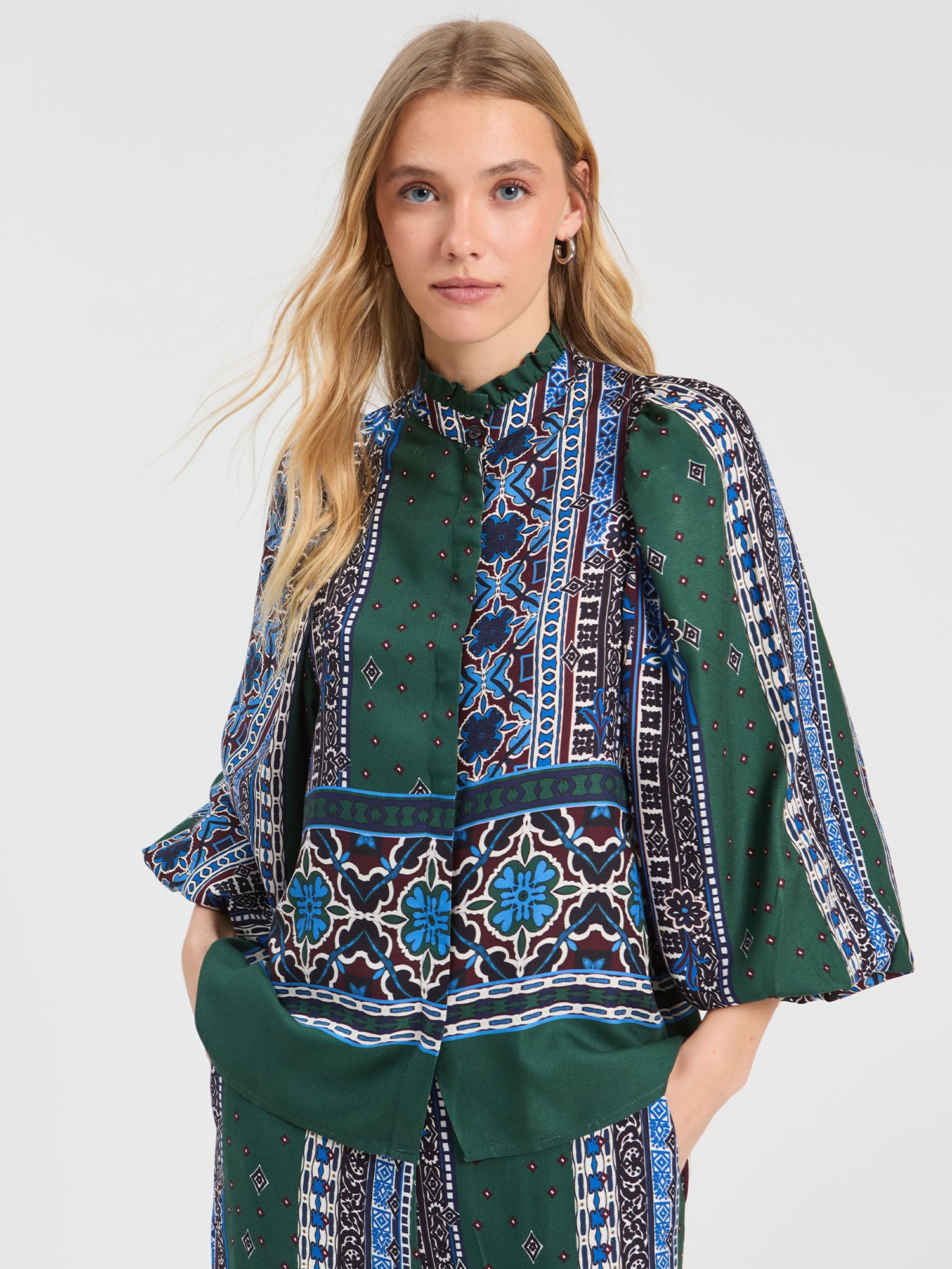 BORDER AND FLORAL SHIRT