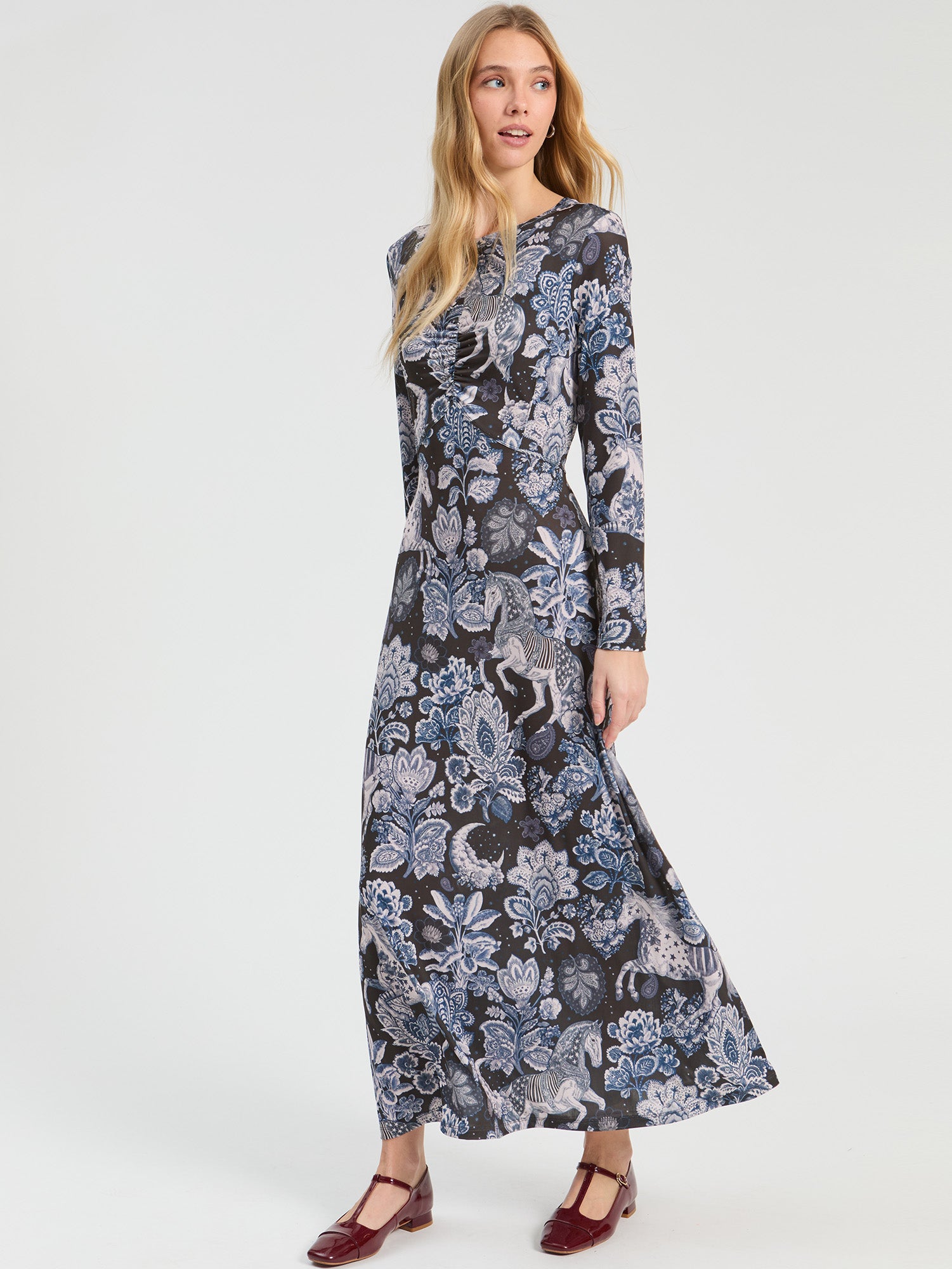 LONG BLACK DRESS WHITE AND BLUE HORSES