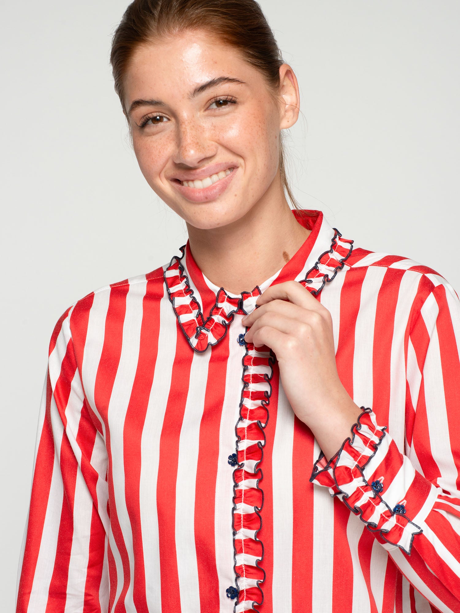 CAMISA RAYAS ROJAS VOLANTES BICOLOR
