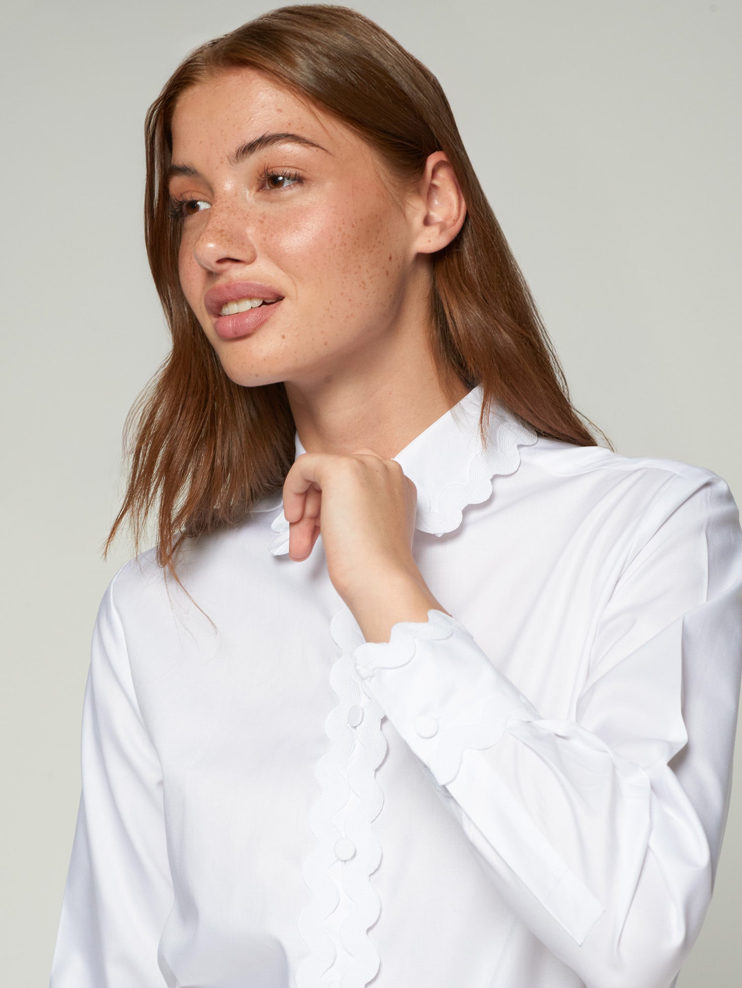 CAMISA BLANCA ONDULADA