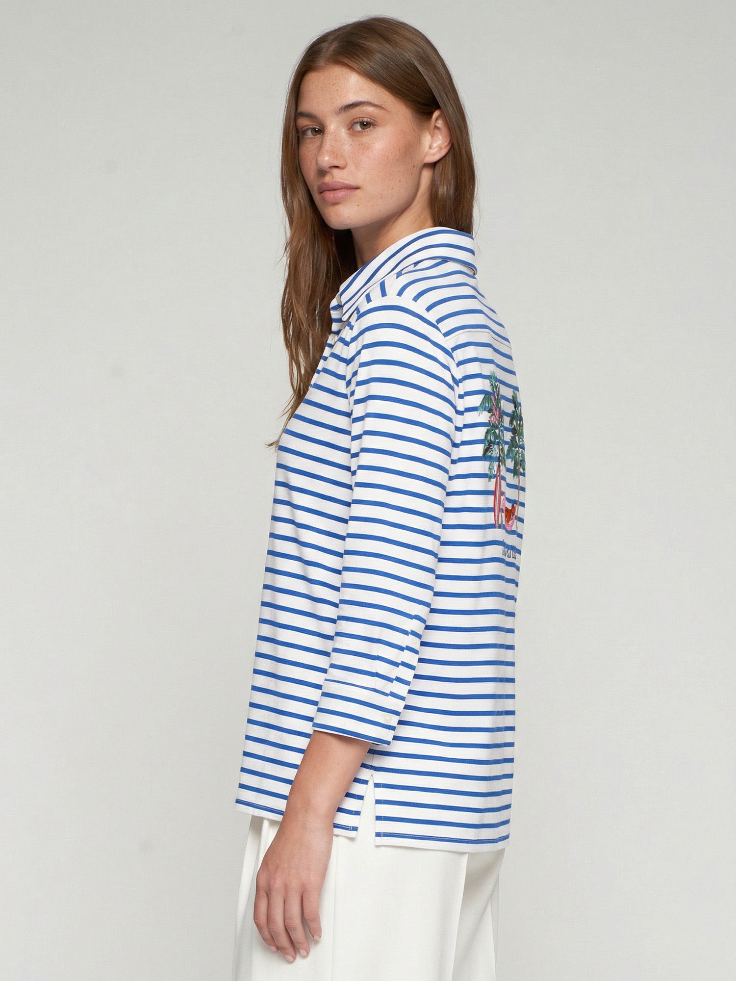 CAMISA RAYAS AZULES ESTAMPADO PALMERAS ESPALDA