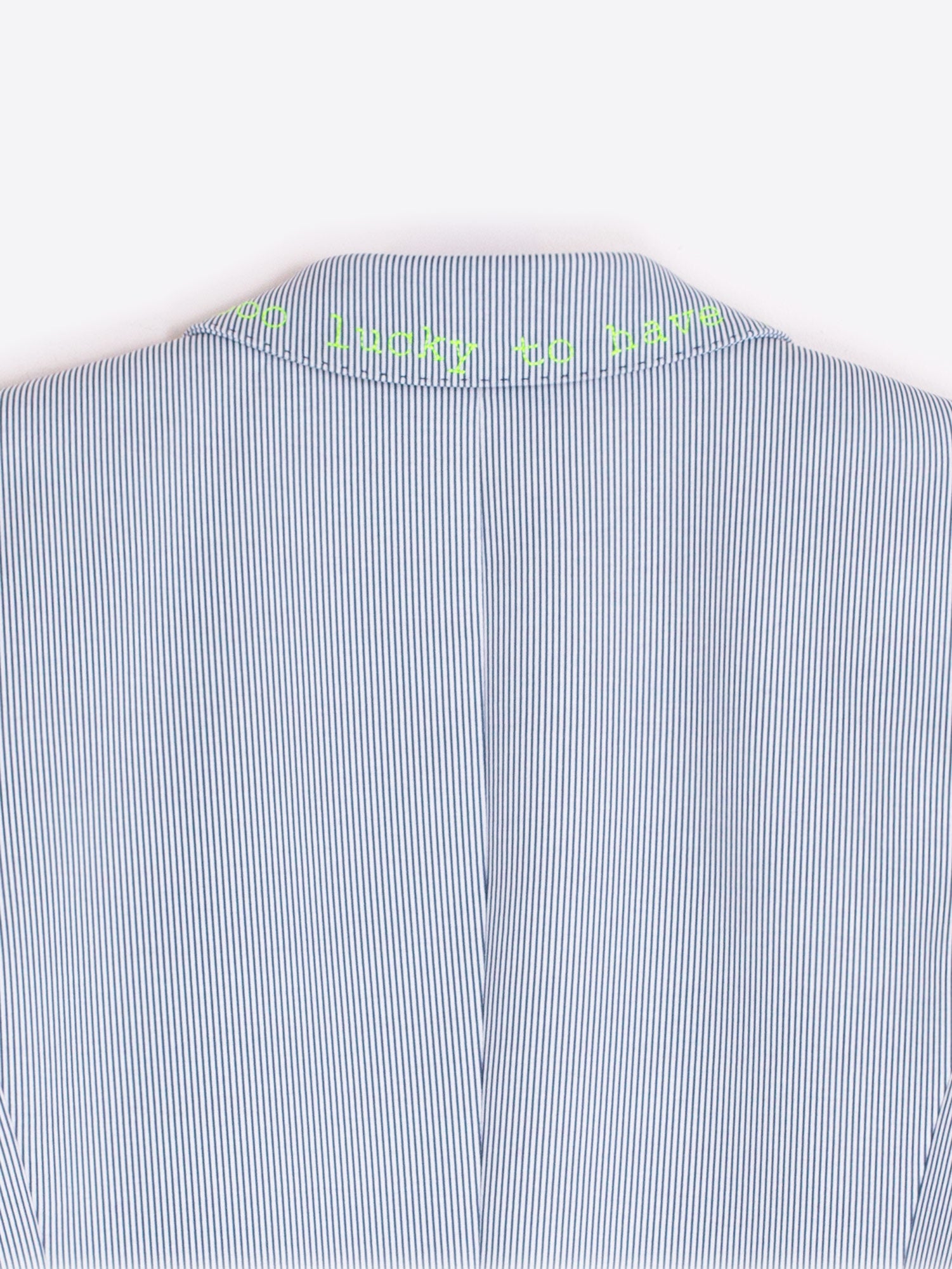 CHAQUETA RAYAS GRIS PERROS BORDADOS