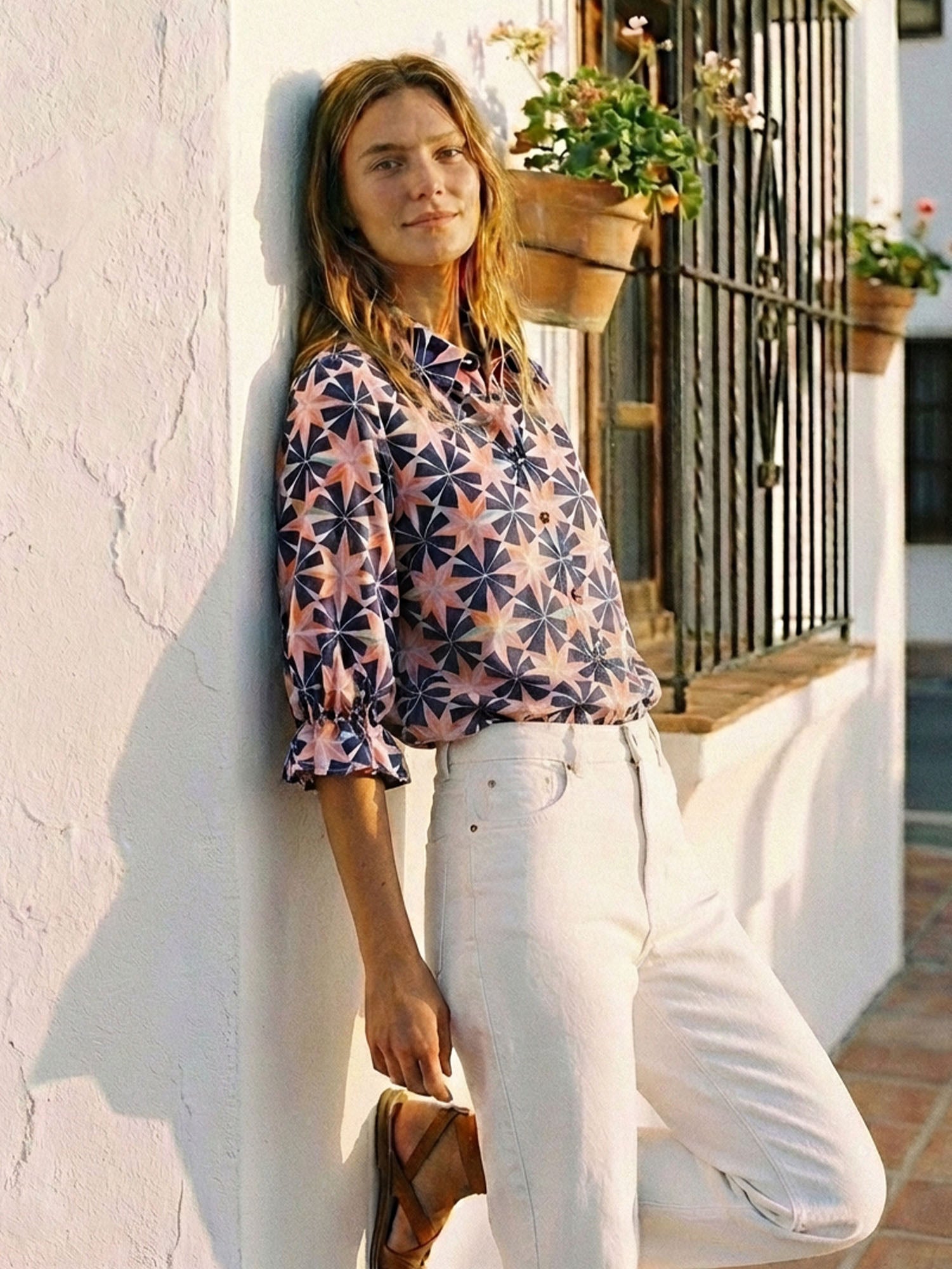 GEOMETRIC STAR PRINT SHIRT