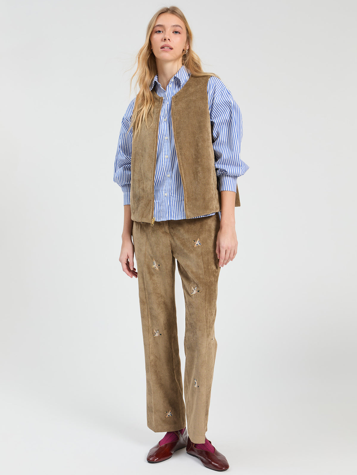 PANTALÓN CAMEL BORDADO
