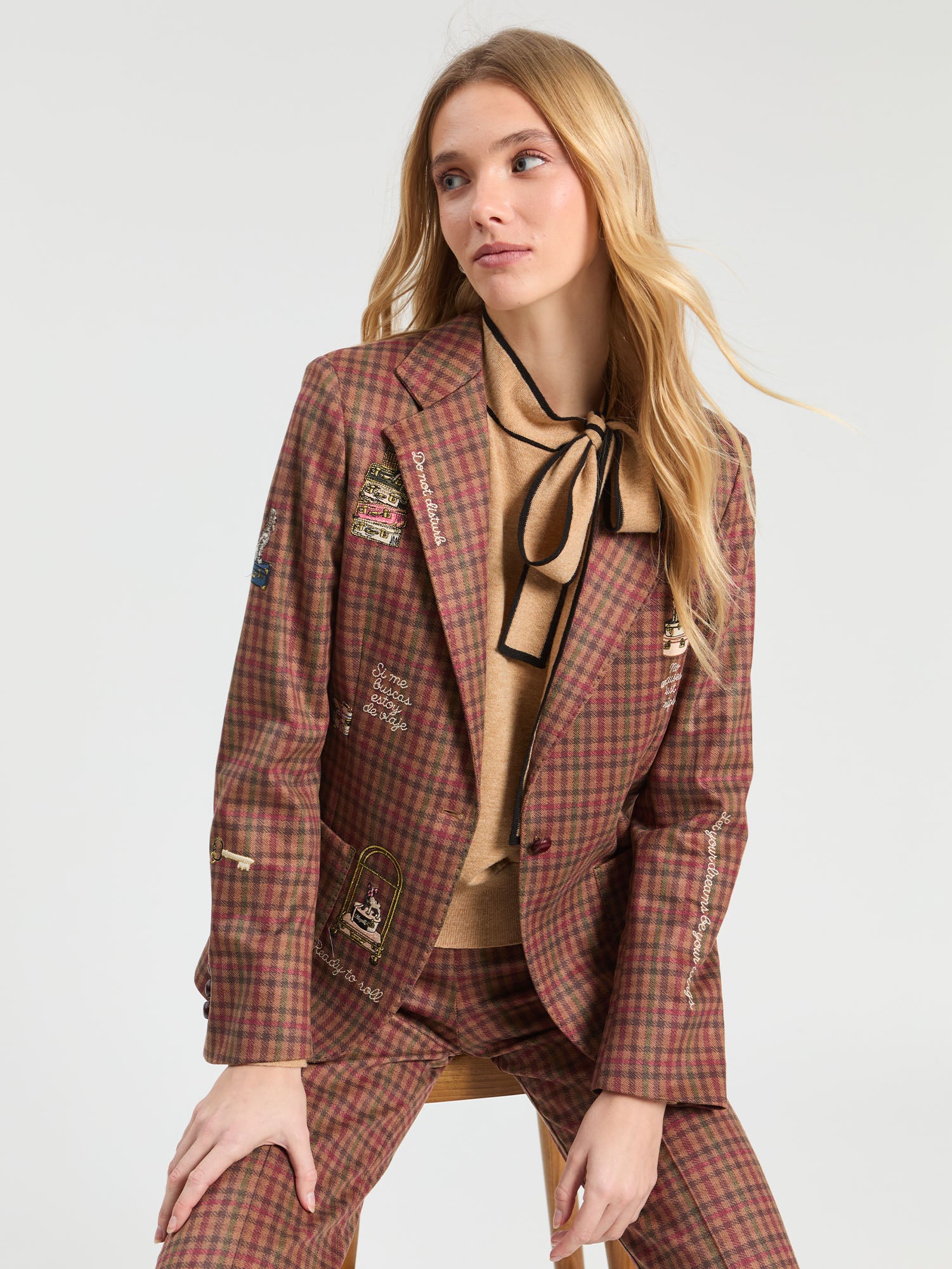 CHAQUETA BORDADO HOTEL PATA DE GALLO TEJA
