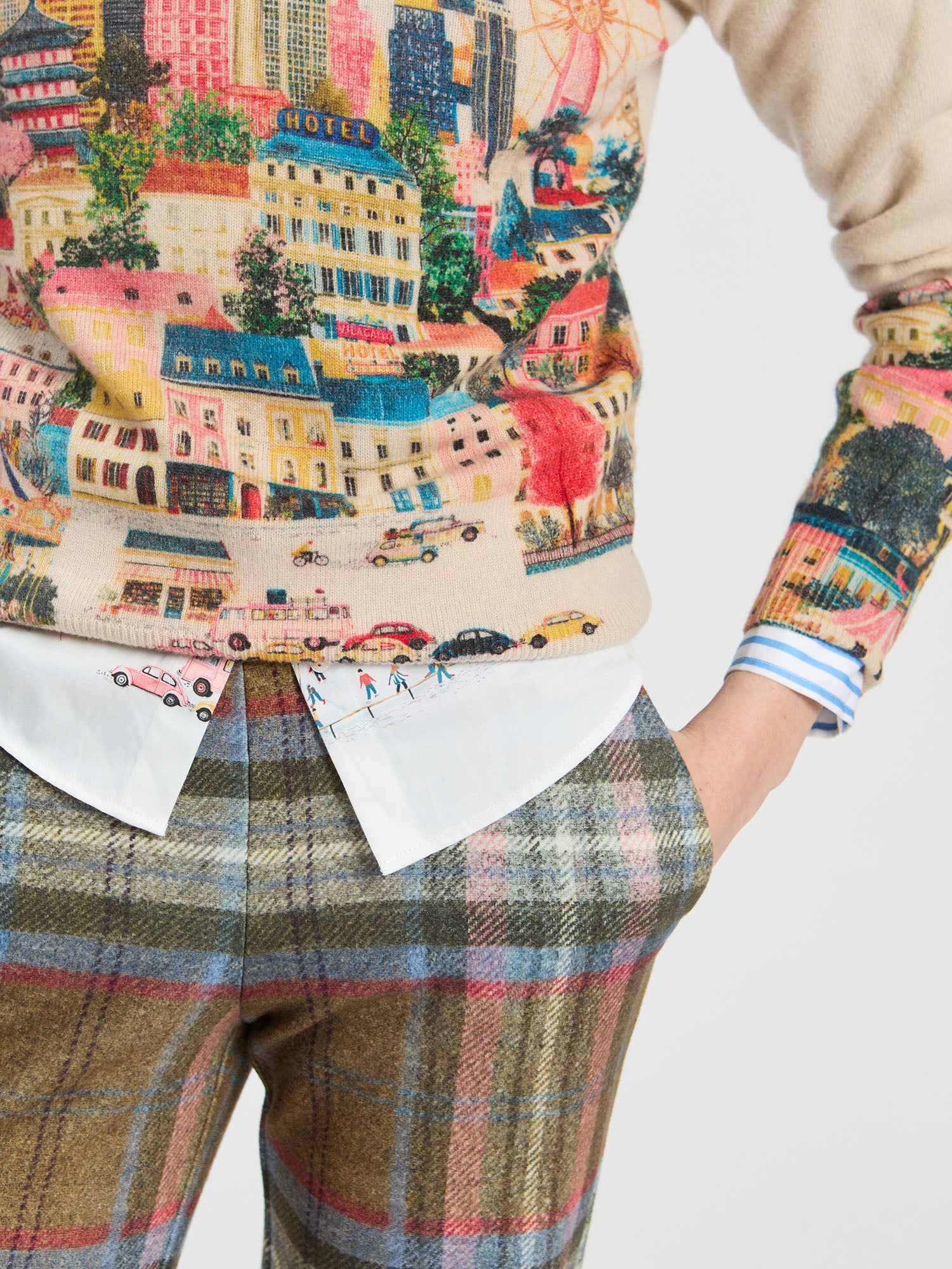 BEIGE CITY SWEATER