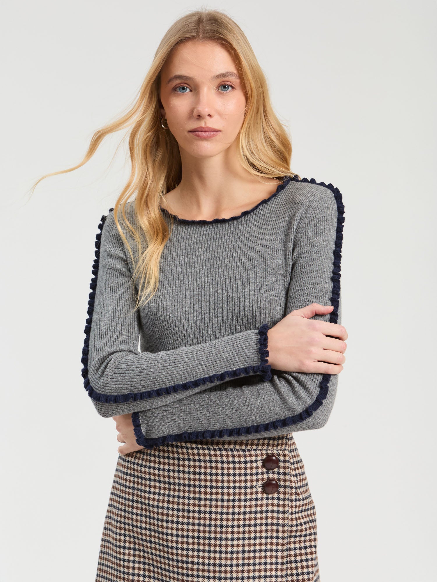 GREY RUFFLE SWEATER