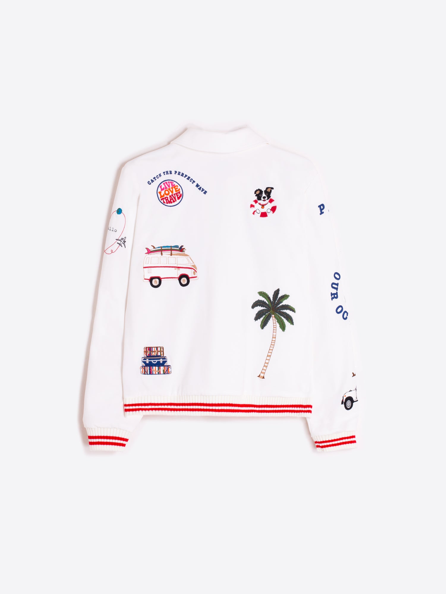 CHAQUETA BLANCA PARCHES BORDADOS