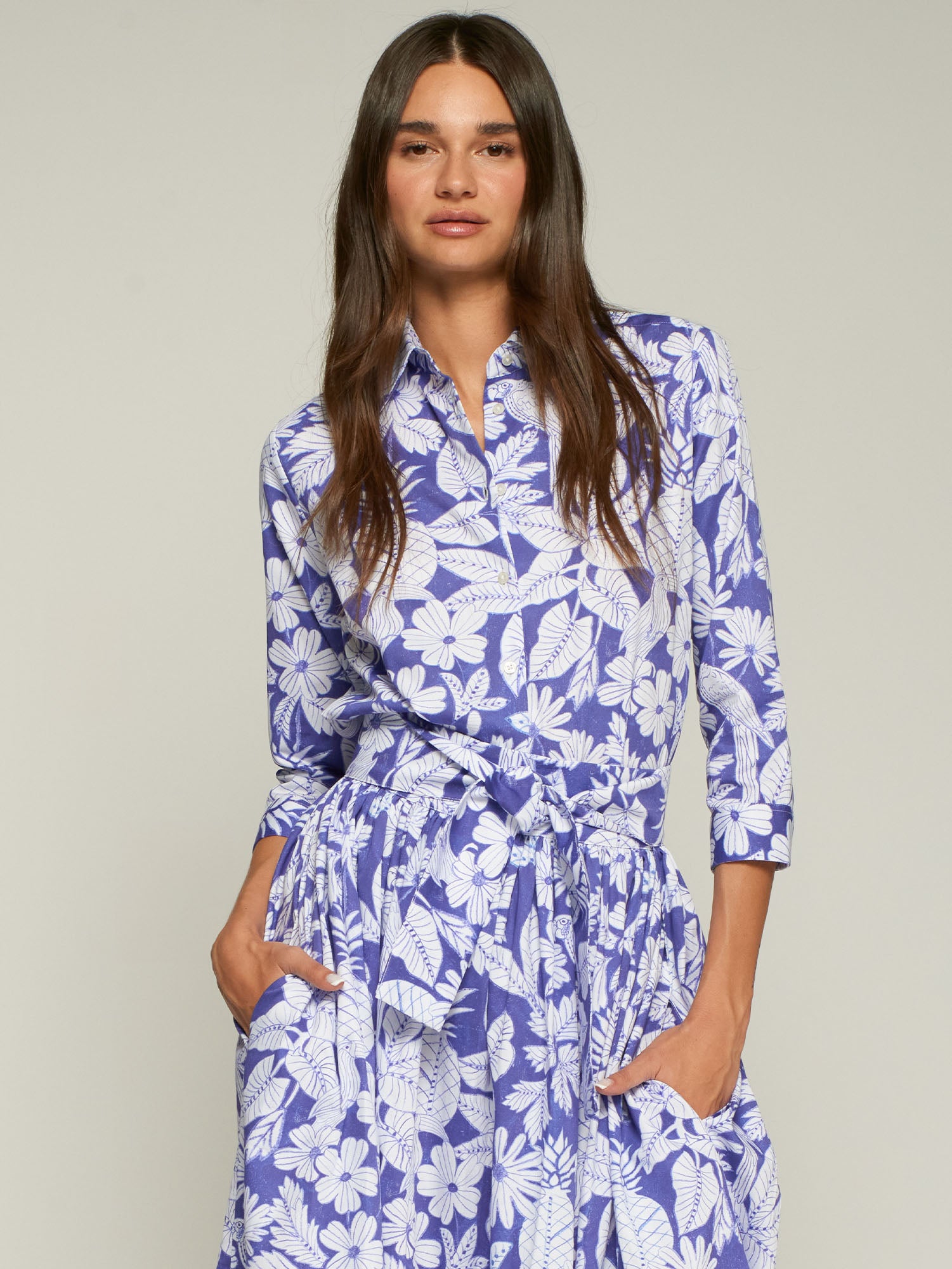CAMISA AZUL ESTAMPADO HOJAS