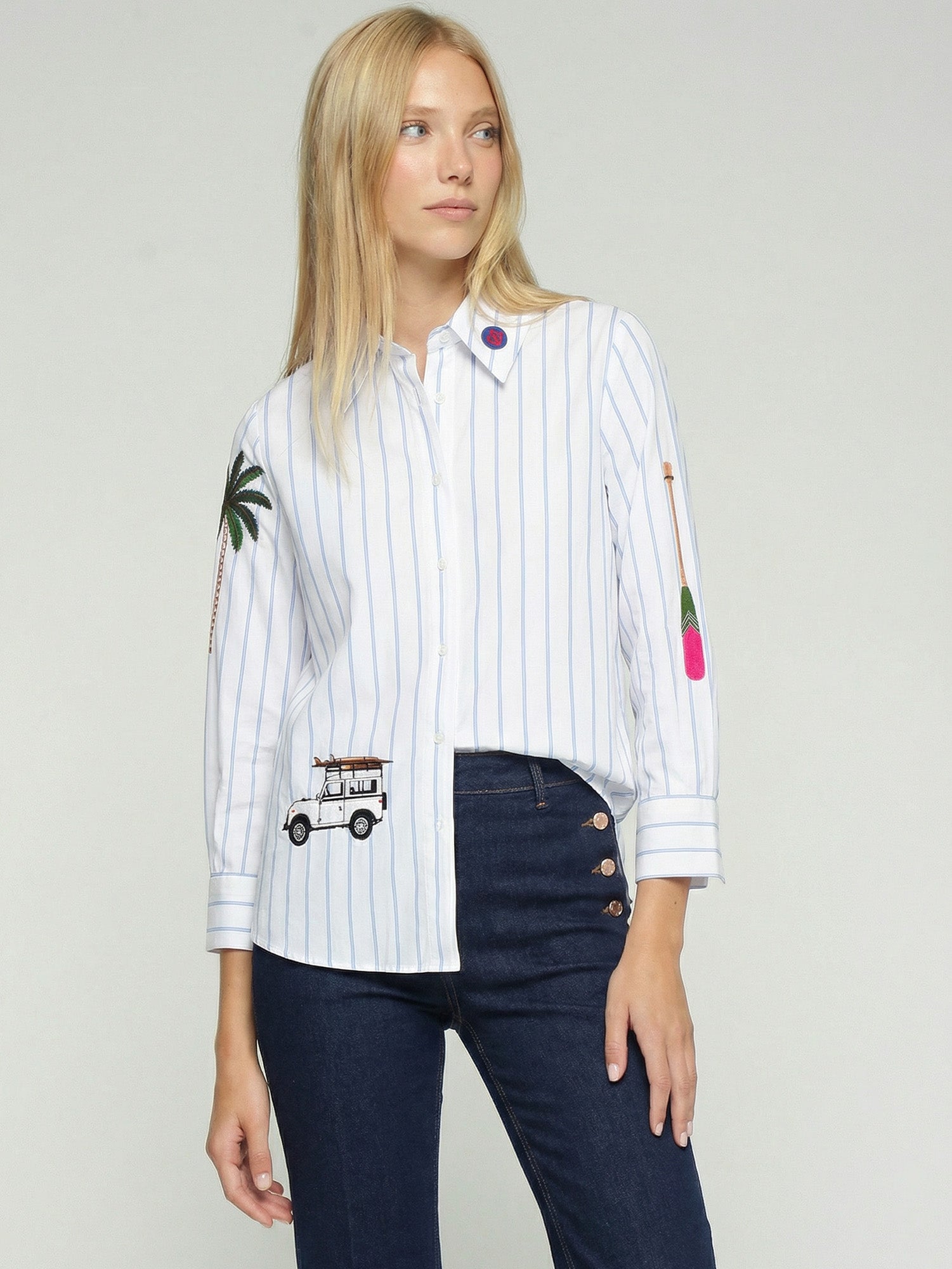 CAMISA BLANCA RAYAS AZULES BORDADOS SAFARI