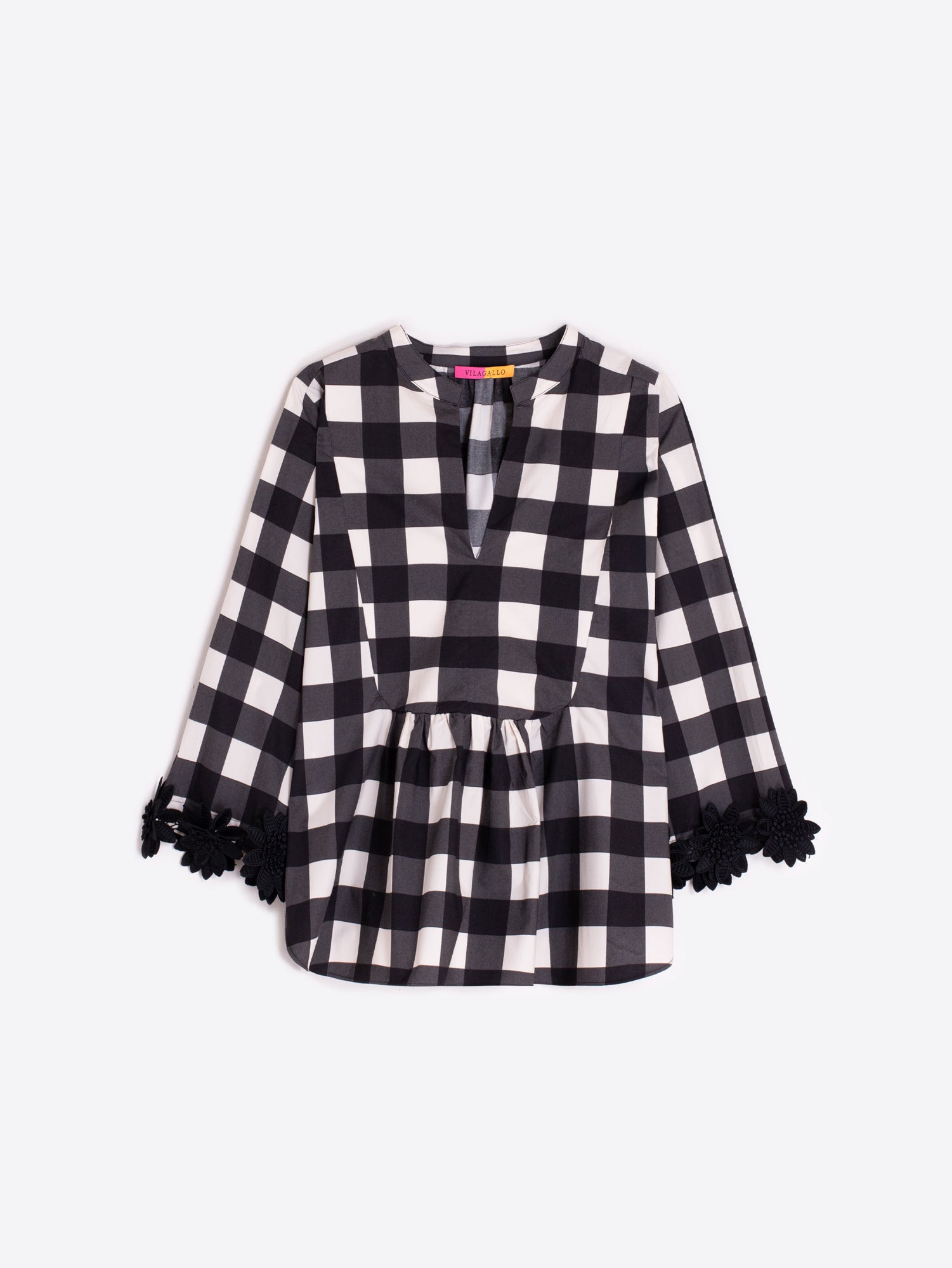 CAMISA CUADROS NEGRO APLICACIONES EN PUÑOS