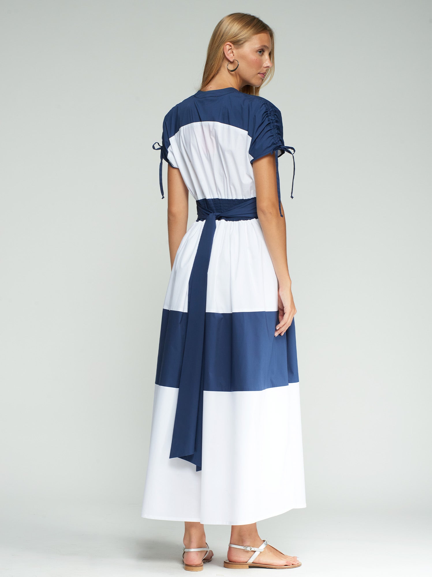 VESTIDO BLANCO Y MARINO