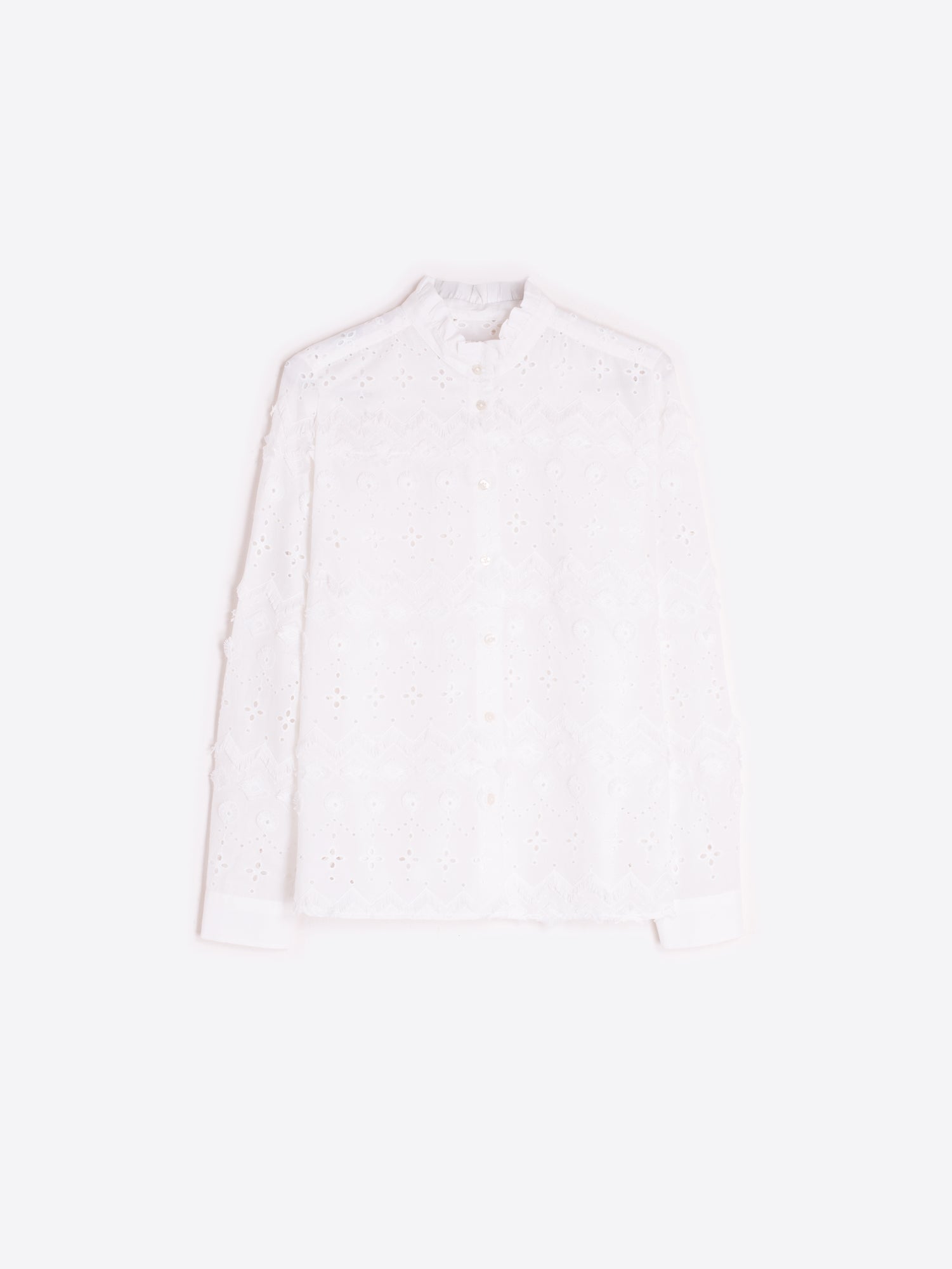 CAMISA BLANCA BORDADA DE OJALILLOS