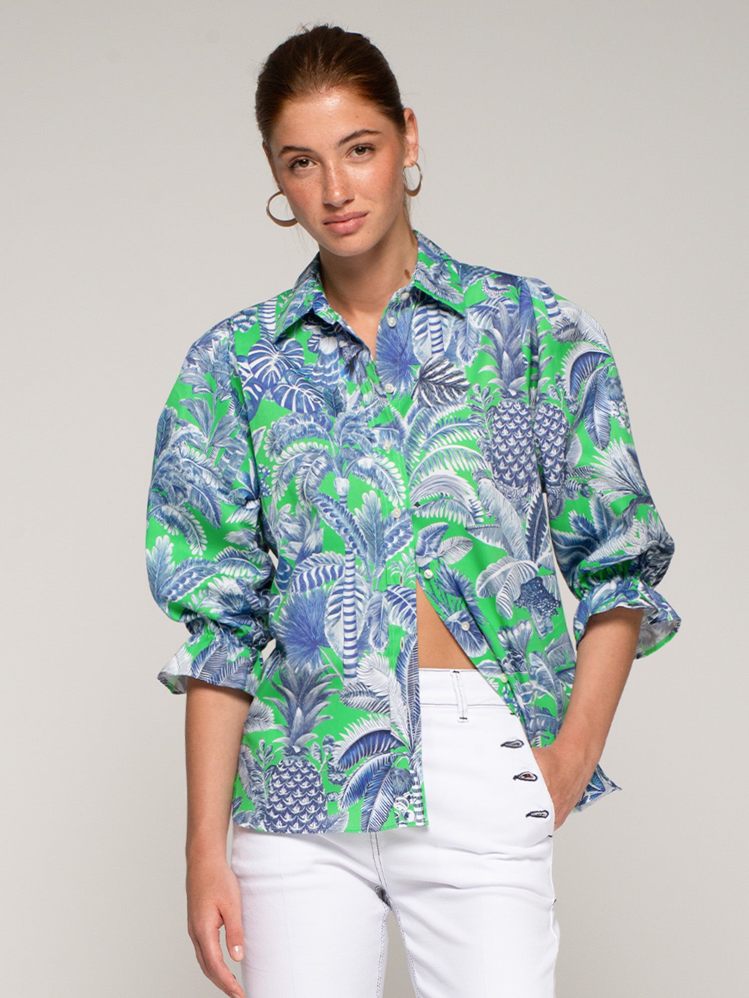 CAMISA ESTAMPADO HOJAS AZUL Y VERDE
